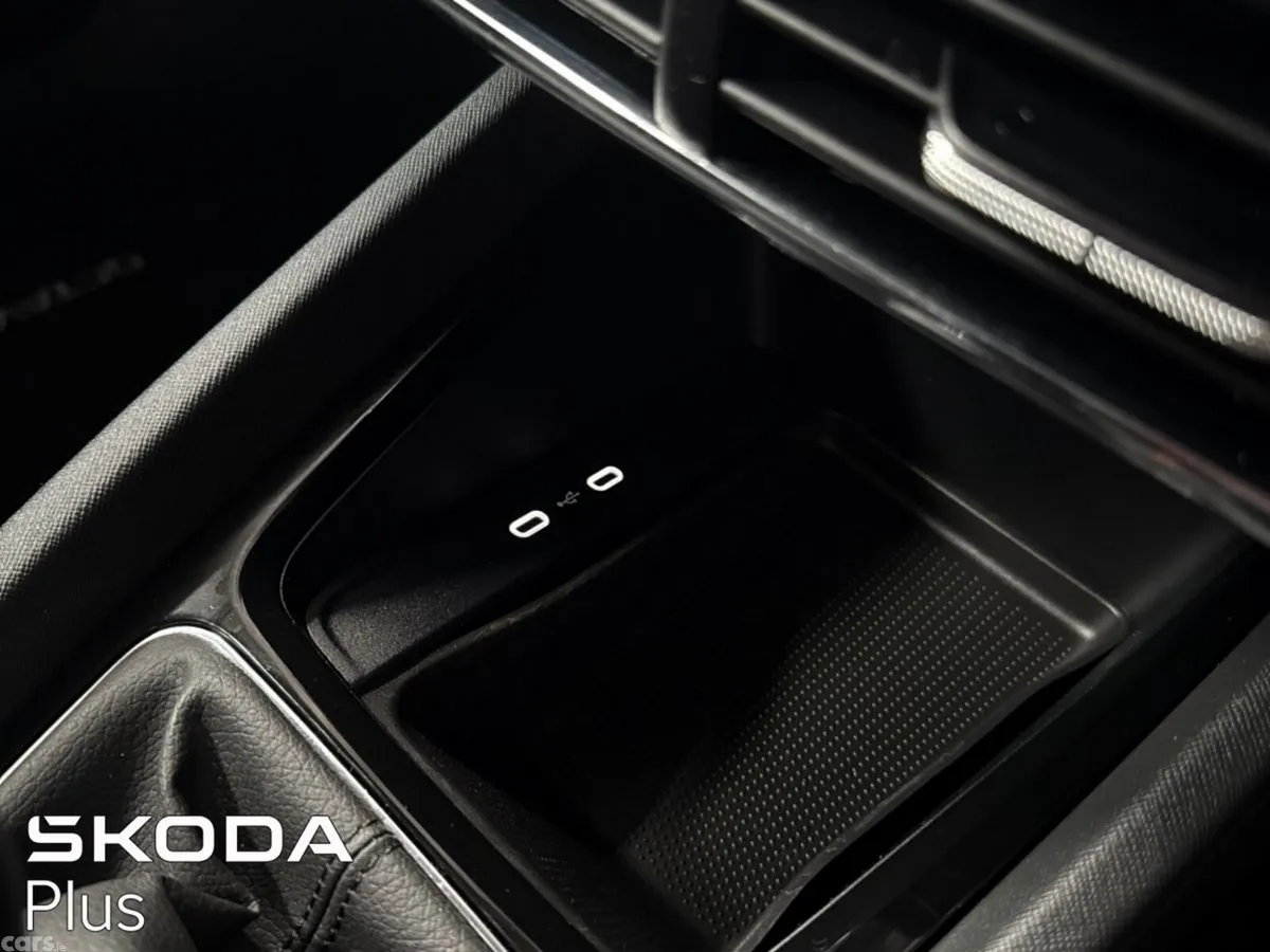 Skoda Octavia Saloon, Petrol, 2022, Silver