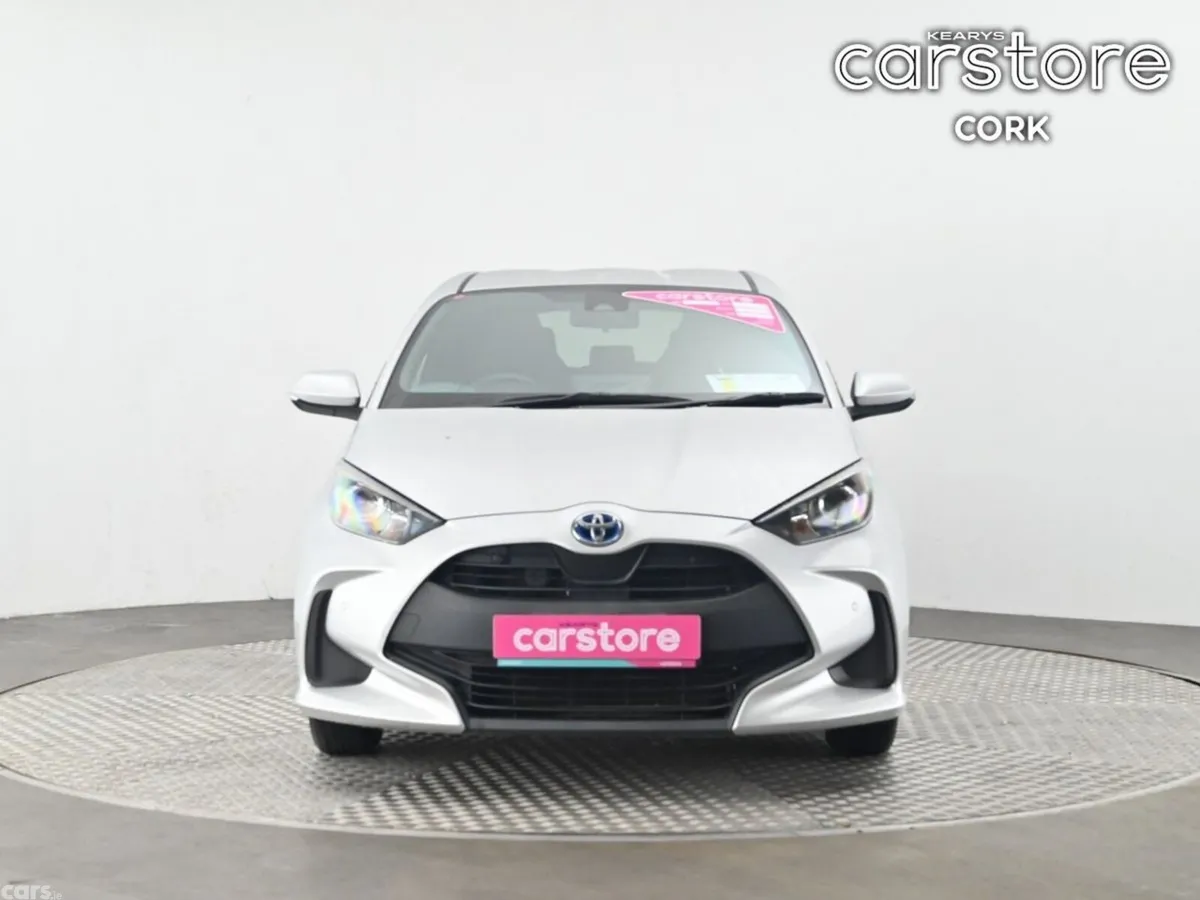 Toyota Yaris Hatchback, Petrol Hybrid, 2022, Silver