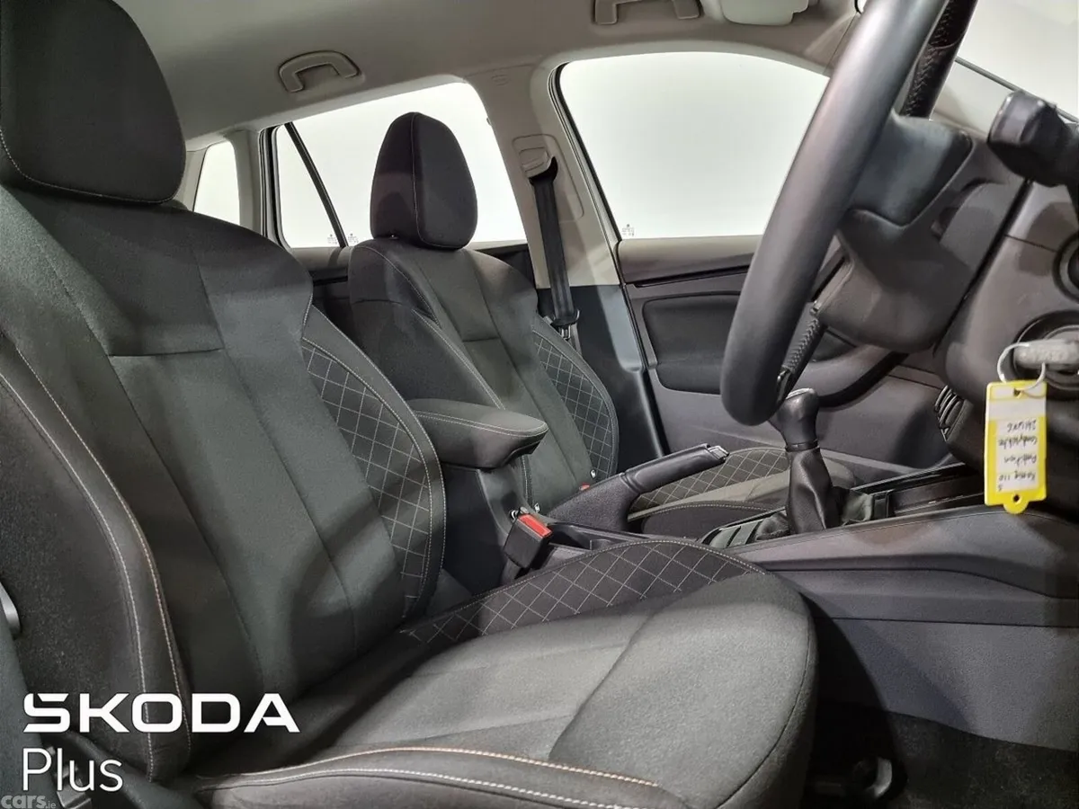 Skoda Kamiq Hatchback, Petrol, 2024, White
