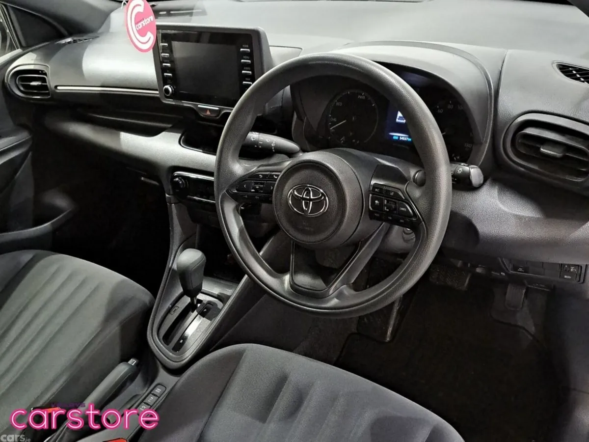 Toyota Yaris Hatchback, Petrol Hybrid, 2023, White