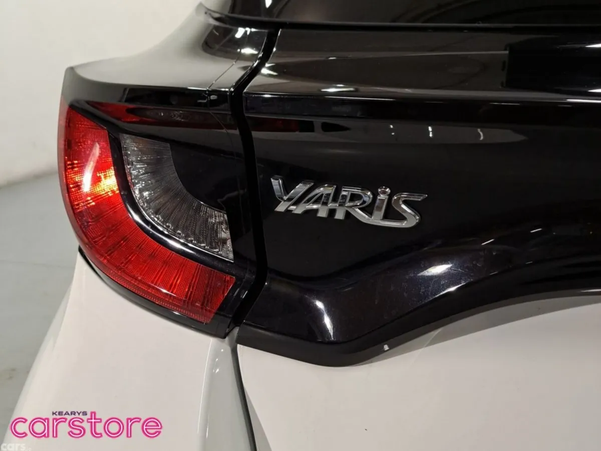 Toyota Yaris Hatchback, Petrol Hybrid, 2023, White