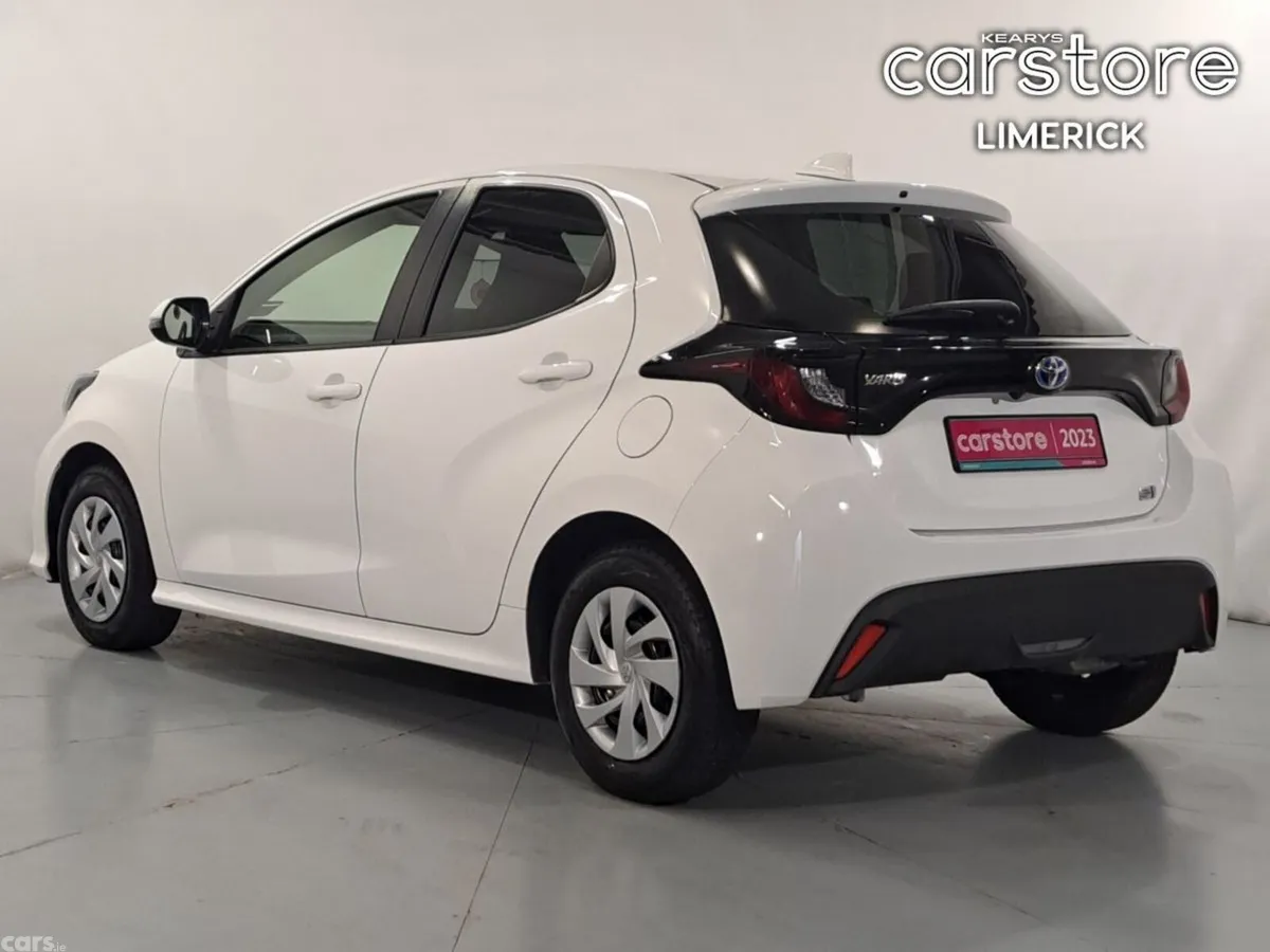 Toyota Yaris Hatchback, Petrol Hybrid, 2023, White