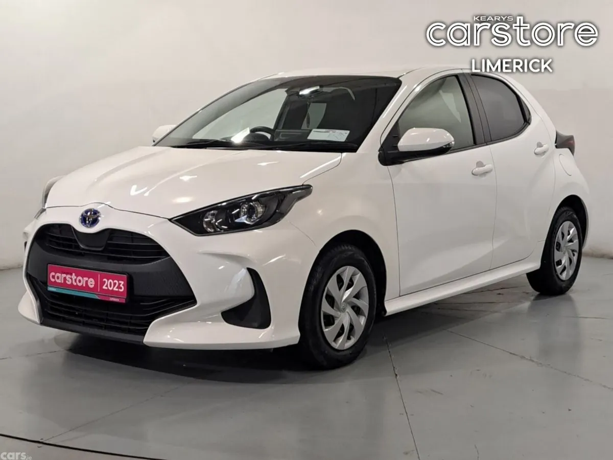 Toyota Yaris Hatchback, Petrol Hybrid, 2023, White