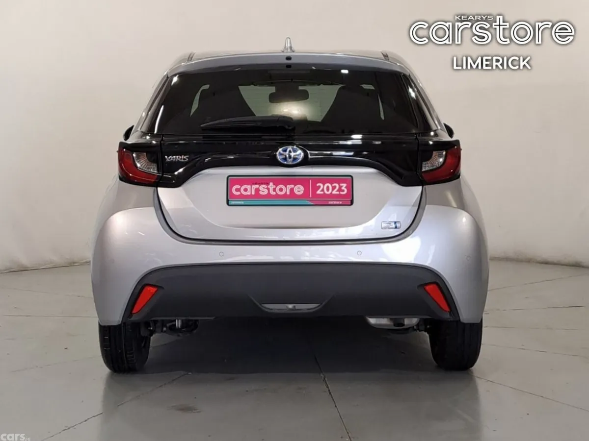 Toyota Yaris Hatchback, Petrol Hybrid, 2023, Silver