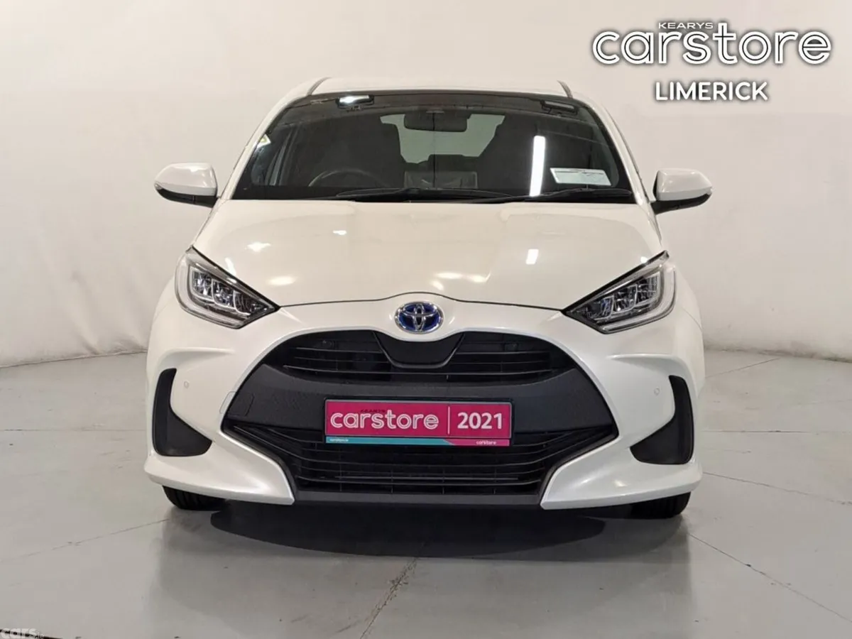 Toyota Yaris Hatchback, Petrol Hybrid, 2021, White