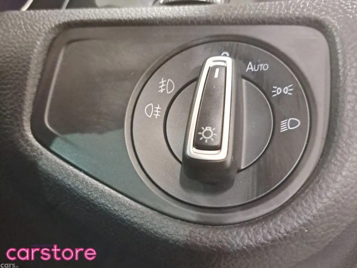 Volkswagen Golf Hatchback, Petrol, 2019, 