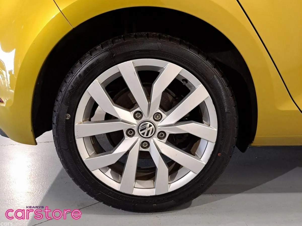 Volkswagen Golf Hatchback, Petrol, 2017, Gold