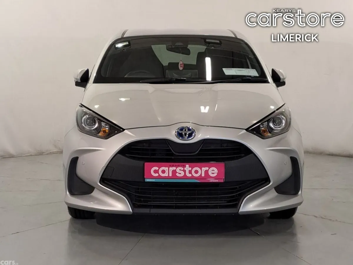 Toyota Yaris Hatchback, Petrol Hybrid, 2022, Silver