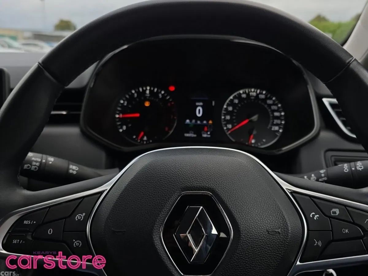 Renault Clio Hatchback, Petrol, 2023, Red