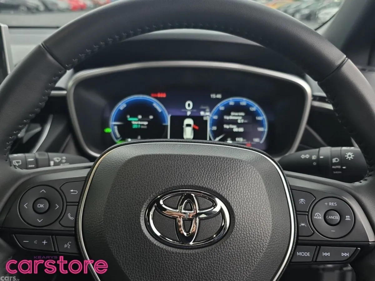 Toyota Corolla Cross Hatchback, Petrol Hybrid, 2024, Black