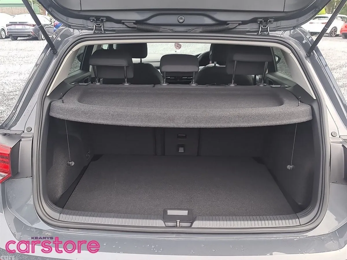 Volkswagen Golf Hatchback, Petrol Hybrid, 2022, Grey