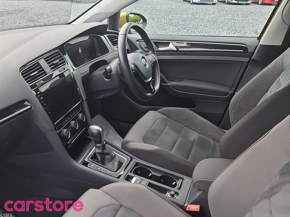 Volkswagen Golf Hatchback, Petrol, 2017, Yellow