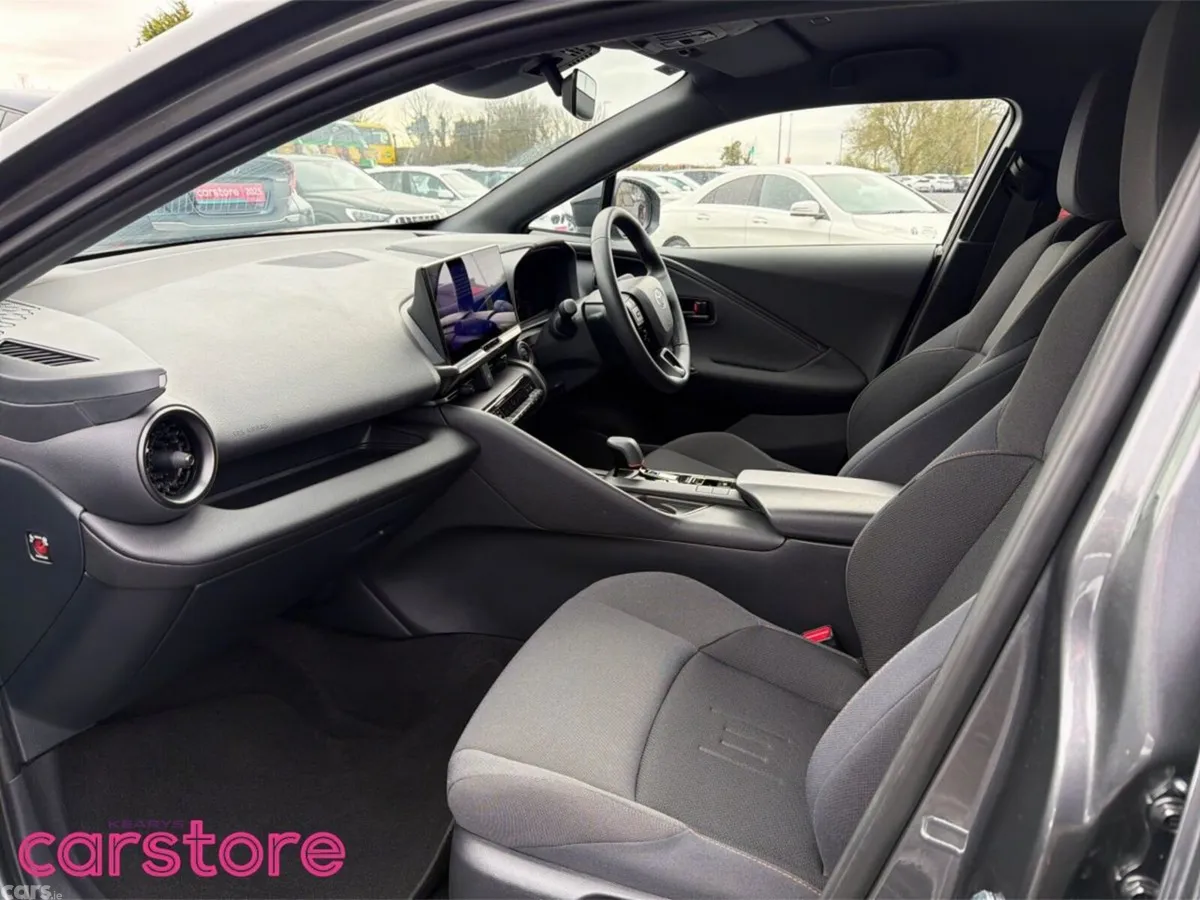 Toyota C-HR SUV, Petrol Hybrid, 2024, Grey