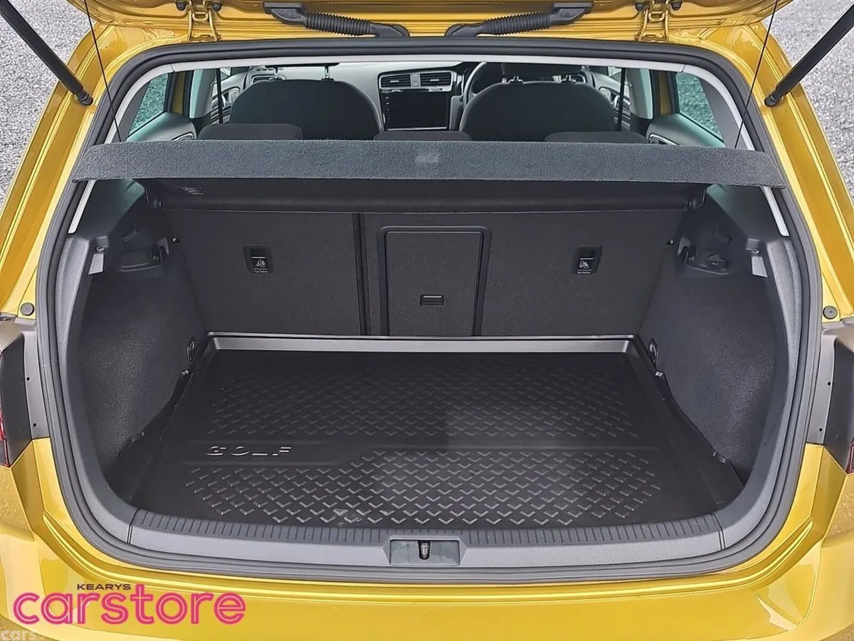 Volkswagen Golf Hatchback, Petrol, 2017, Yellow