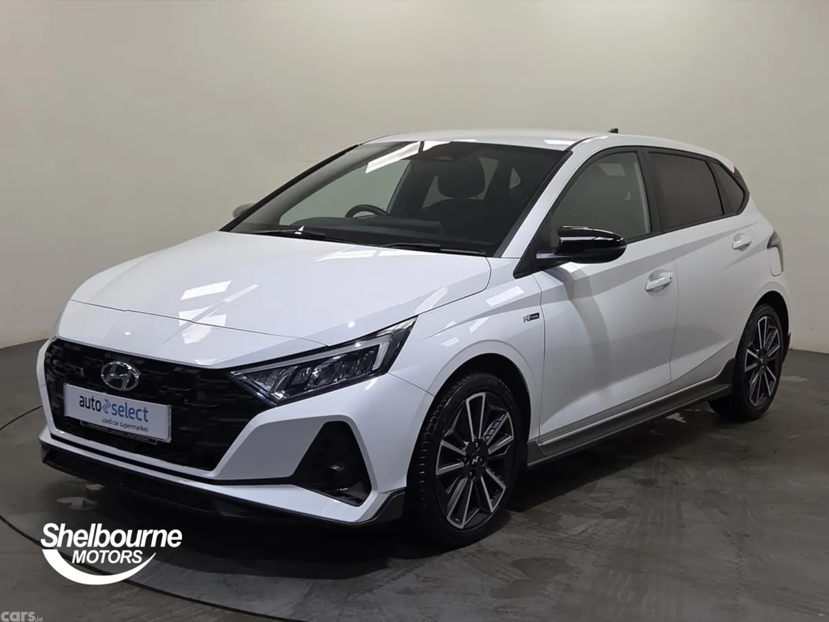 Hyundai i20 Hatchback, Petrol, 2024, White