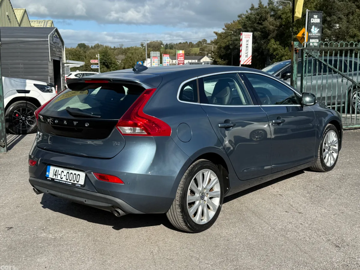 Volvo V40 Hatchback, Petrol, 2014, Blue