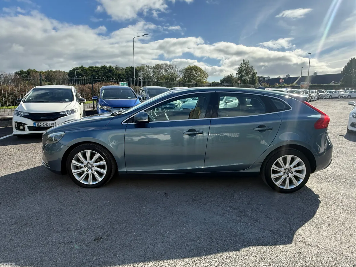 Volvo V40 Hatchback, Petrol, 2014, Blue