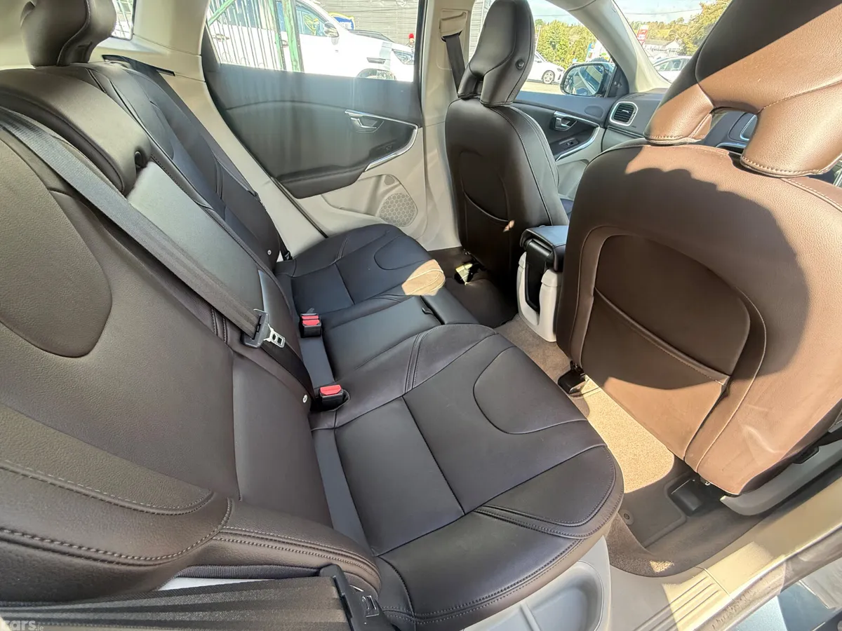 Volvo V40 Hatchback, Petrol, 2014, Blue