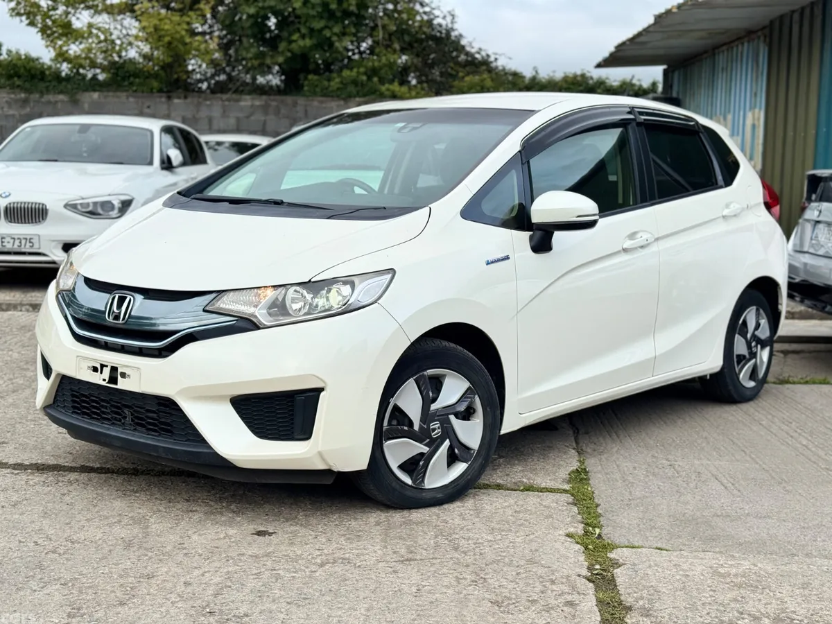Honda Fit Hatchback, Petrol Hybrid, 2015, White