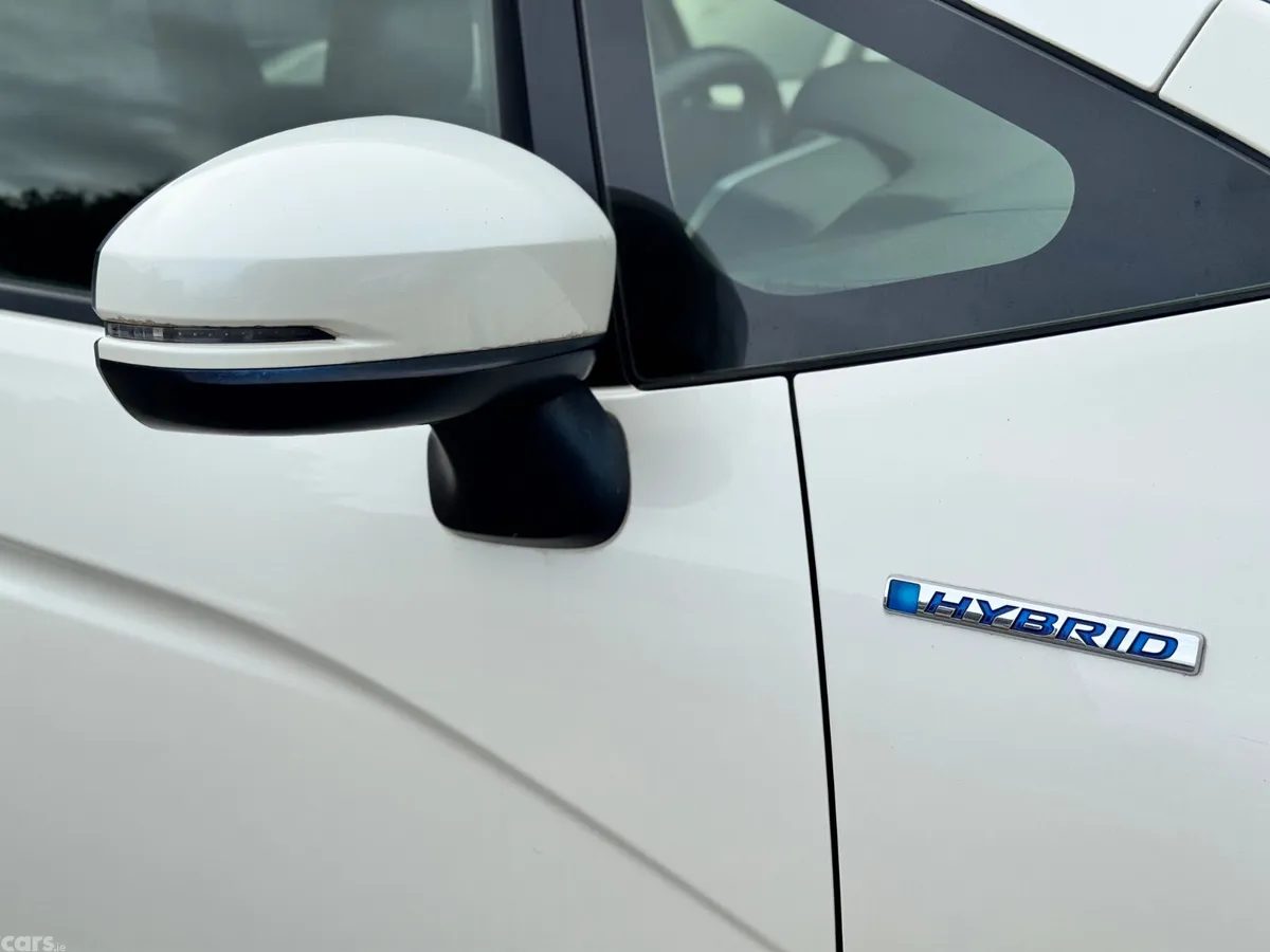 Honda Fit Hatchback, Petrol Hybrid, 2015, White