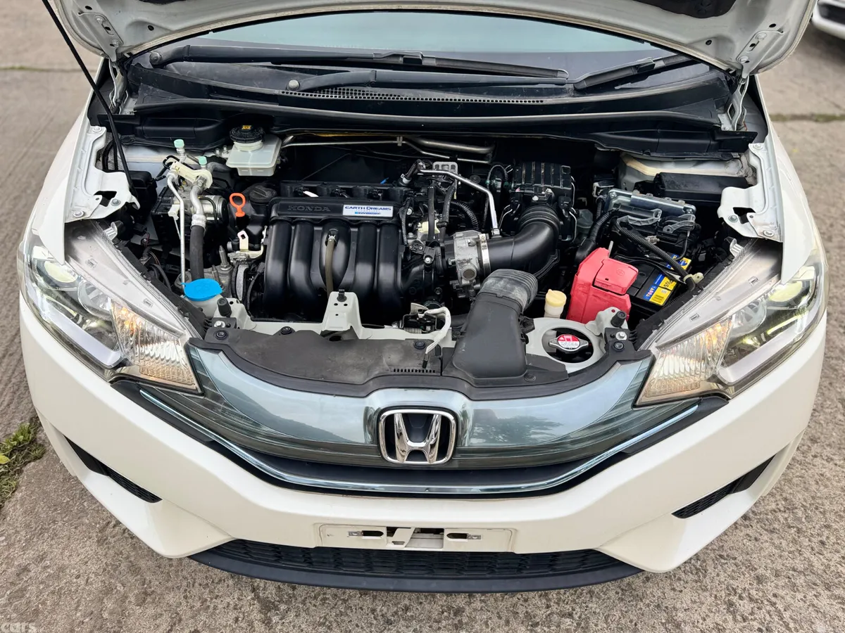 Honda Fit Hatchback, Petrol Hybrid, 2015, White