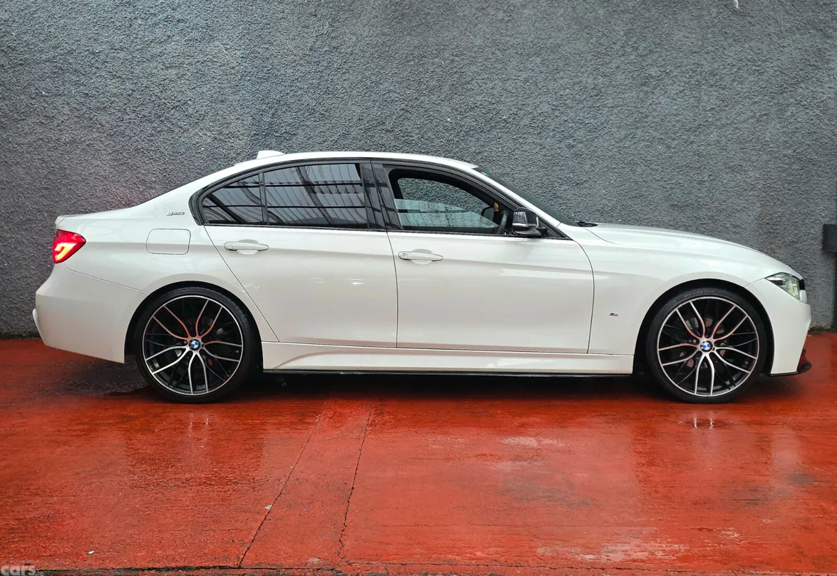 BMW 3-Series Saloon, Petrol Plug-in Hybrid, 2017, White