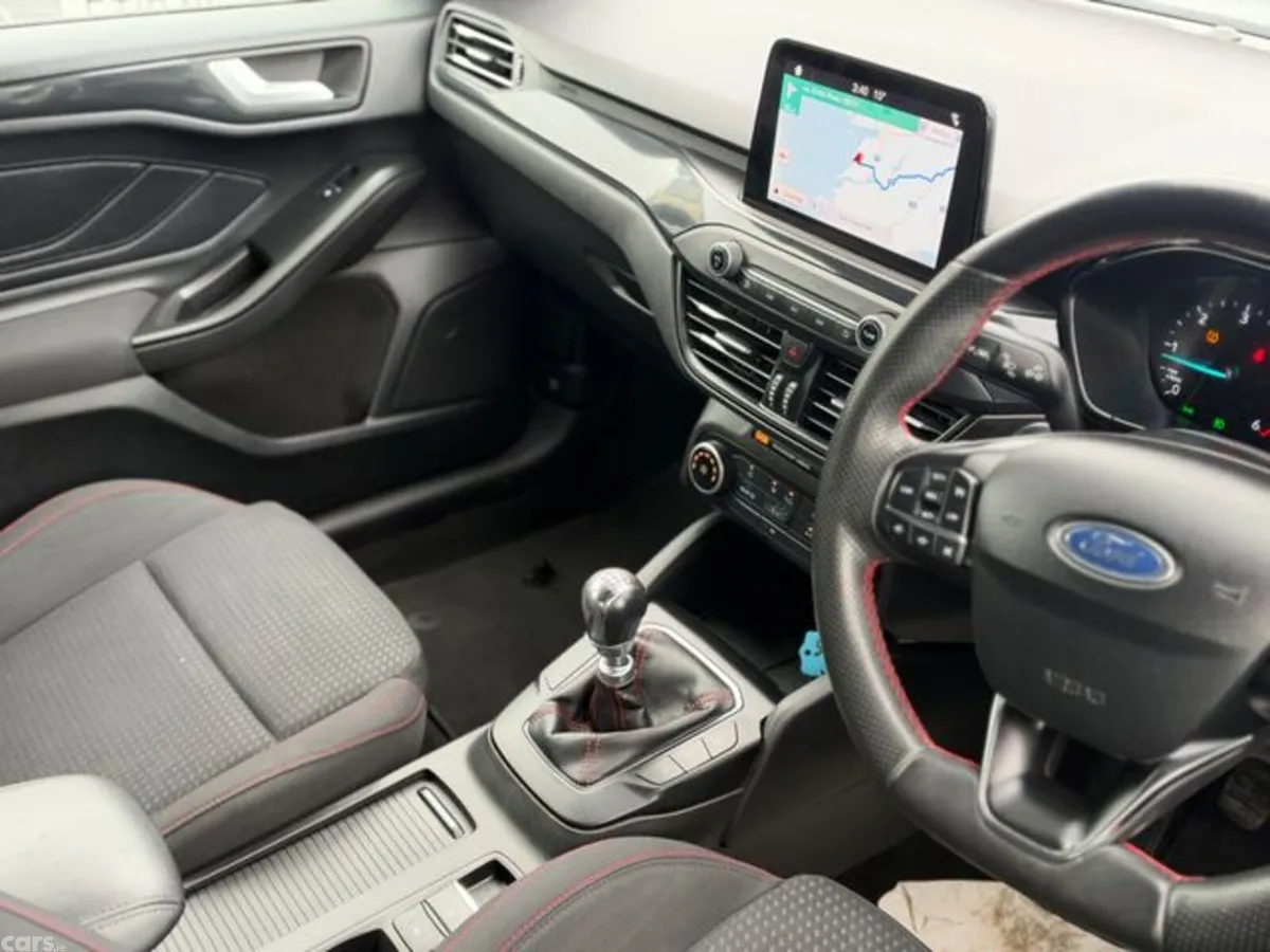 Ford Focus Hatchback, Diesel, 2019, Silver
