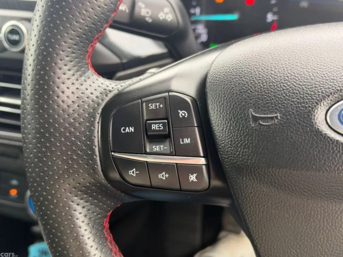 Ford Focus Hatchback, Diesel, 2019, Silver
