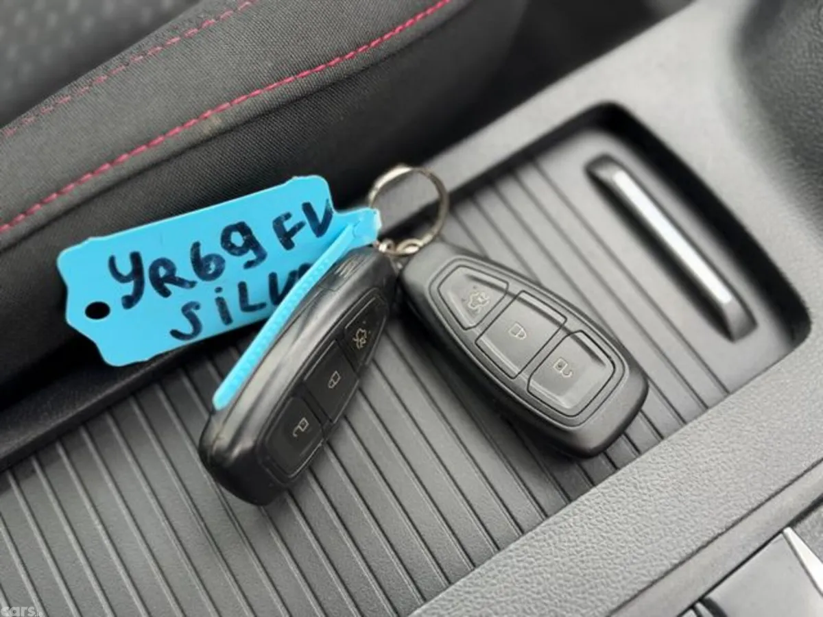 Ford Focus Hatchback, Diesel, 2019, Silver