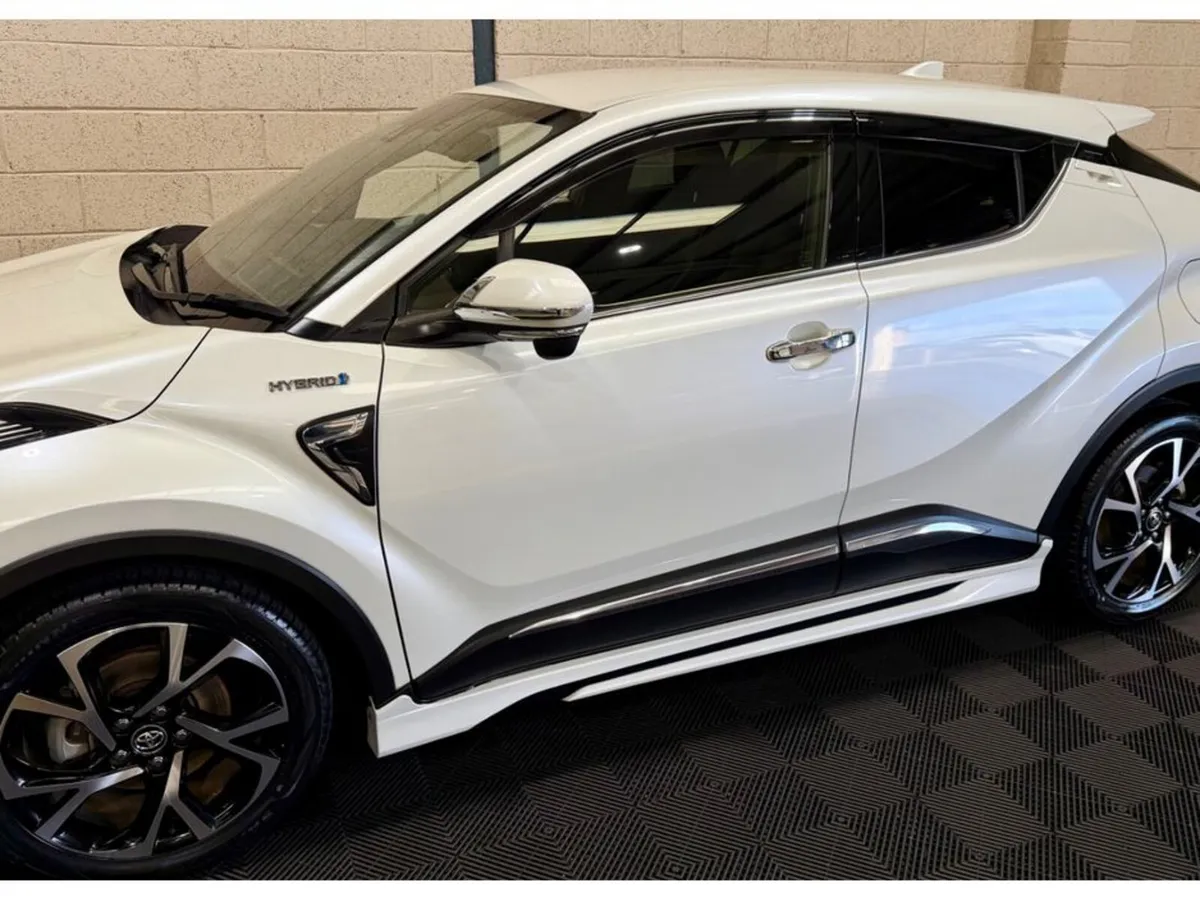 Toyota C-HR SUV, Petrol Hybrid, 2018, White