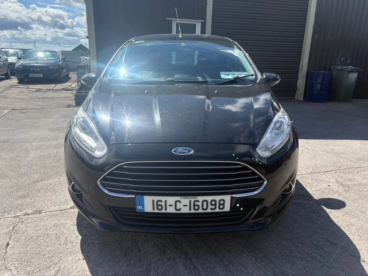 Ford Fiesta Hatchback, Petrol, 2016, Black