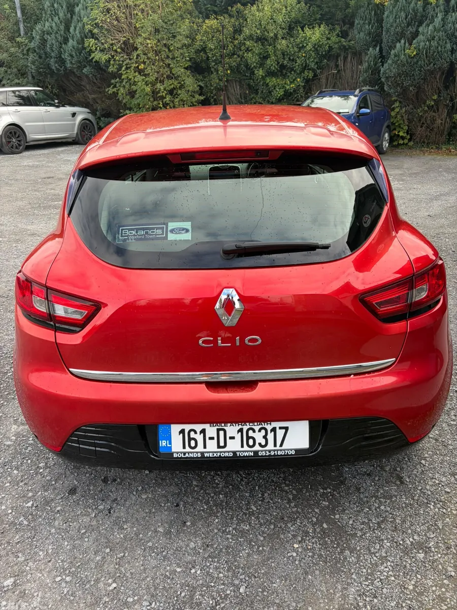 Renault Clio Hatchback, Petrol, 2016, Red