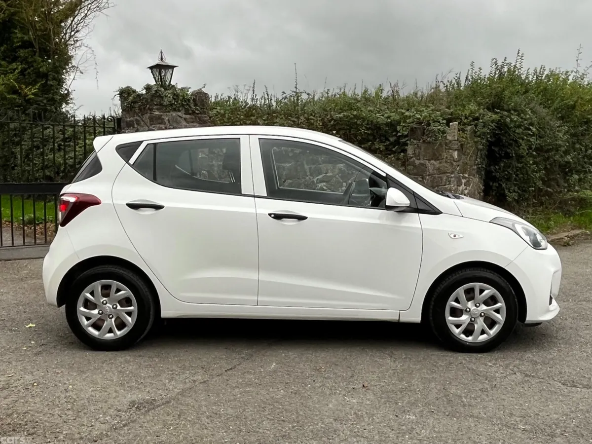 Hyundai i10 Hatchback, Petrol, 2019, White