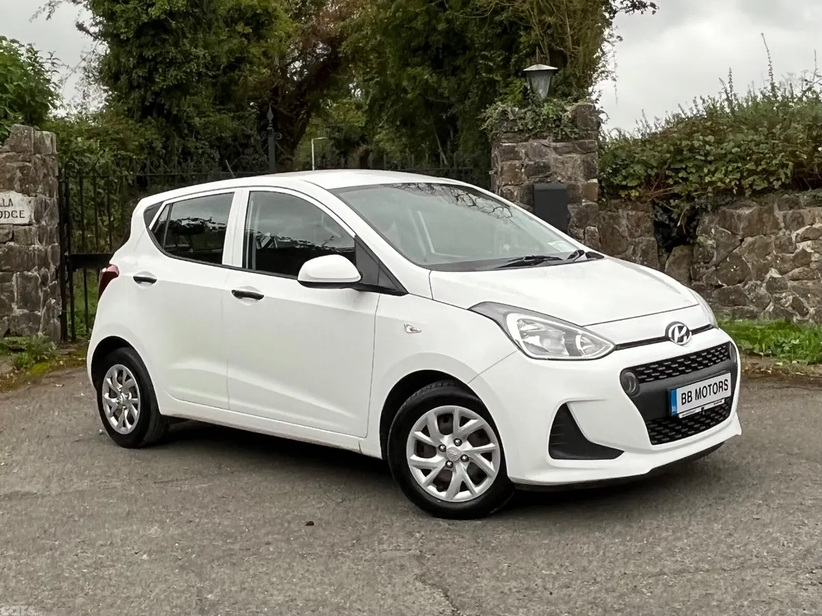 Hyundai i10 Hatchback, Petrol, 2019, White