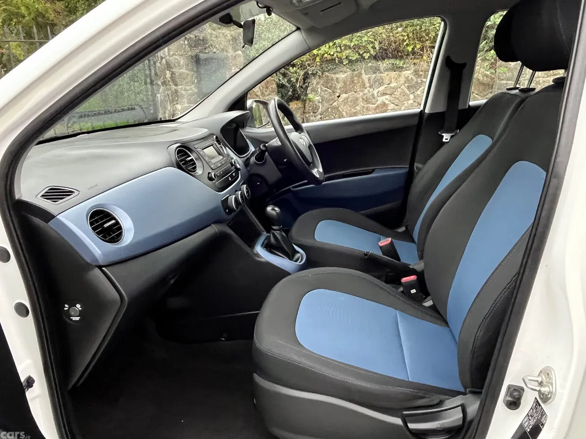 Hyundai i10 Hatchback, Petrol, 2019, White