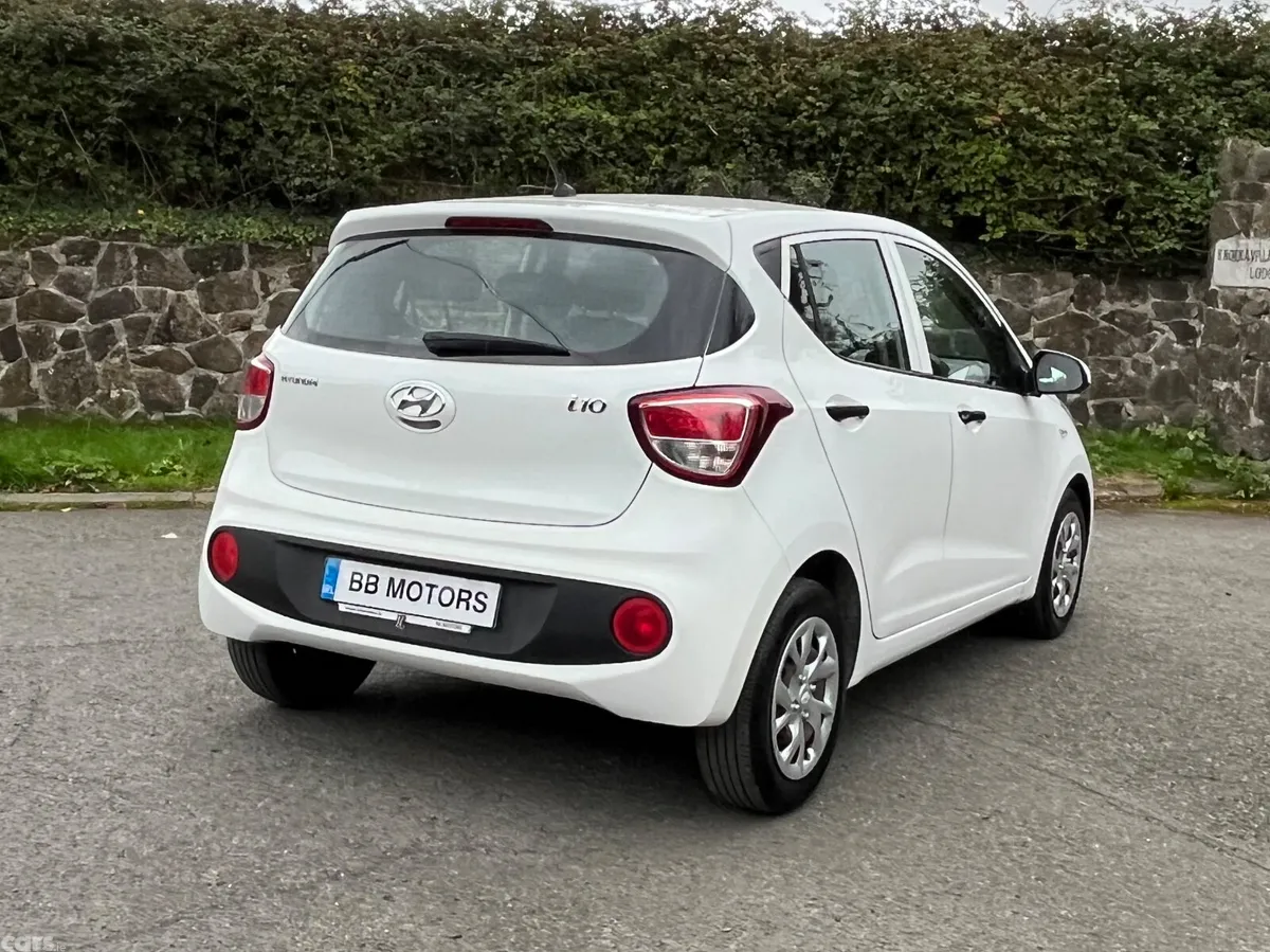 Hyundai i10 Hatchback, Petrol, 2019, White
