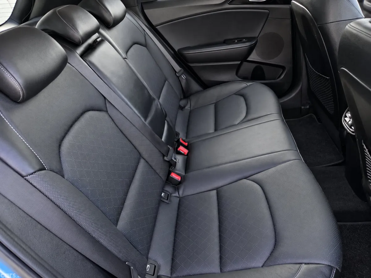 Kia Ceed Hatchback, Petrol, 2020, Blue