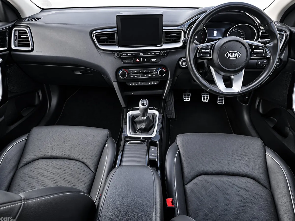 Kia Ceed Hatchback, Petrol, 2020, Blue