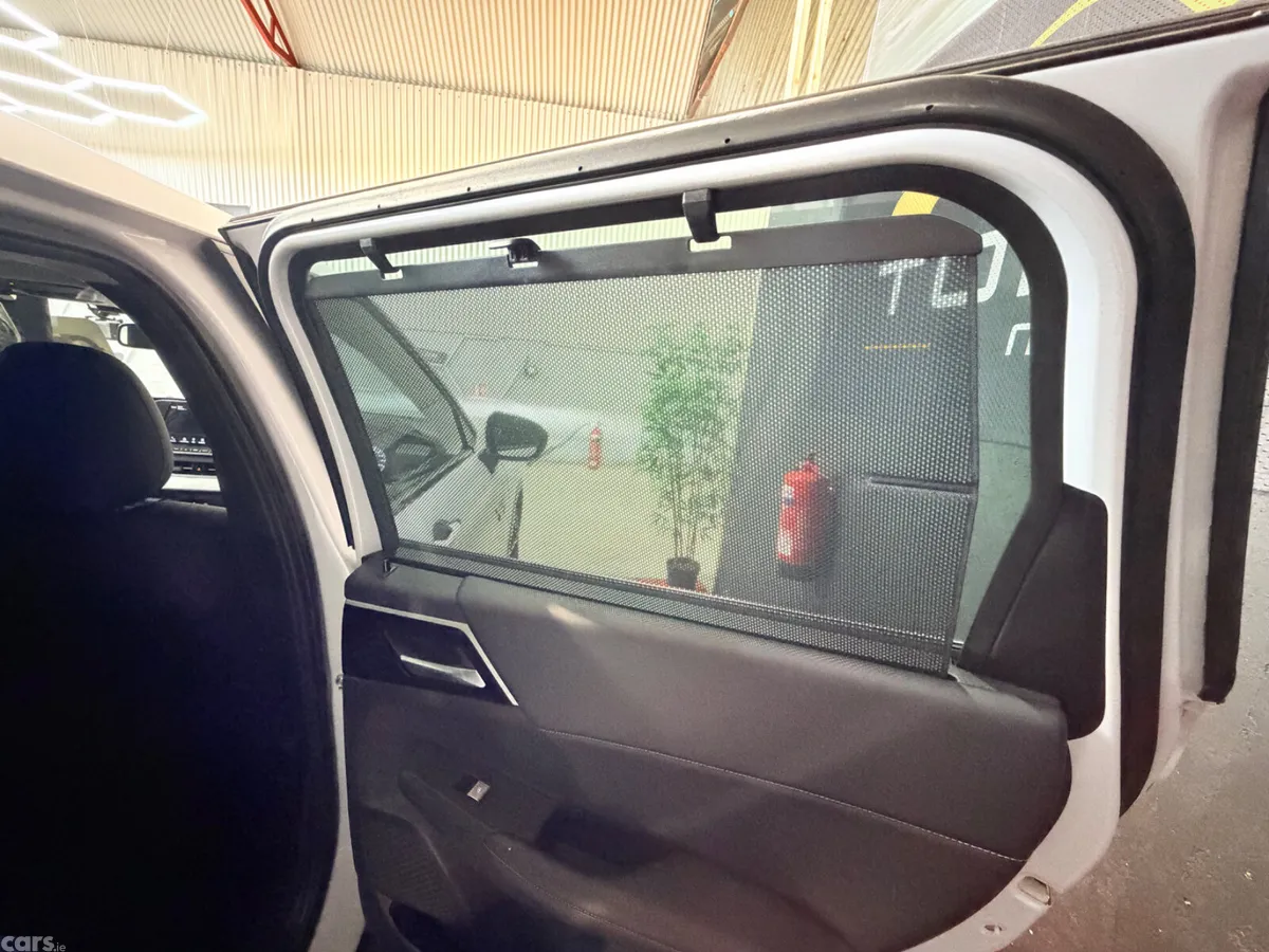 Mitsubishi Outlander SUV, Petrol Plug-in Hybrid, 2023, White