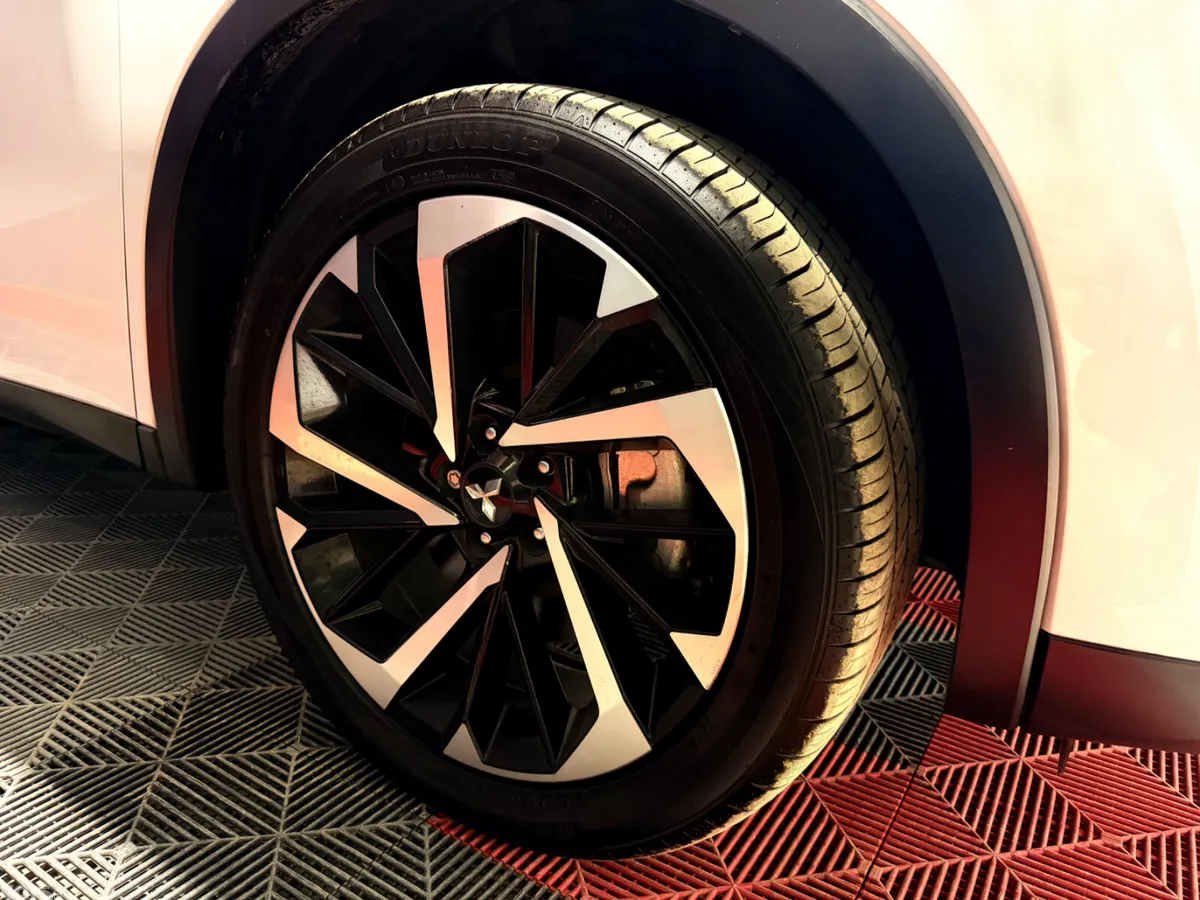 Mitsubishi Outlander SUV, Petrol Plug-in Hybrid, 2023, White