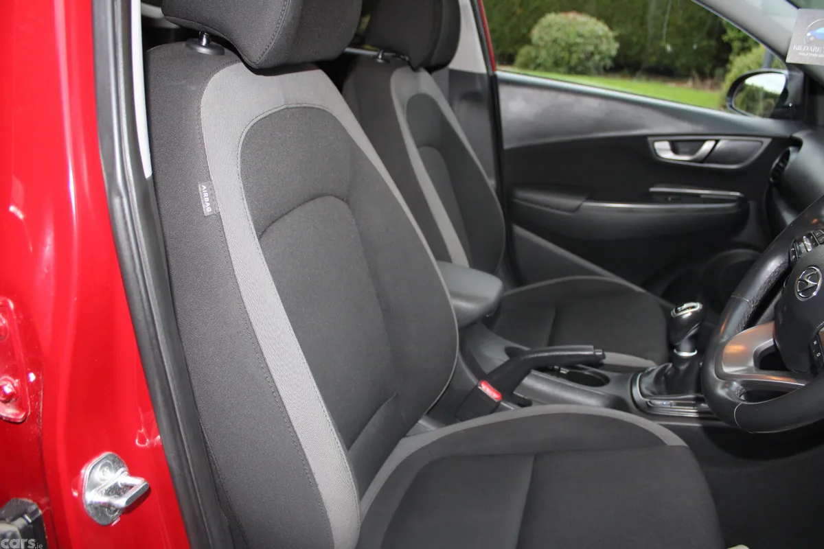 Hyundai KONA MPV, Petrol, 2019, Red