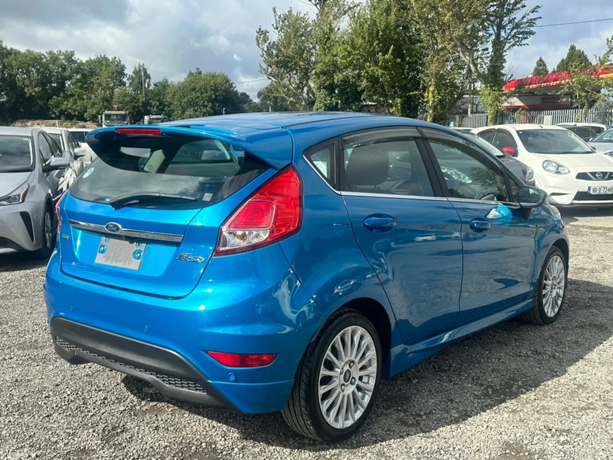 Ford Fiesta Hatchback, Petrol, 2015, Blue