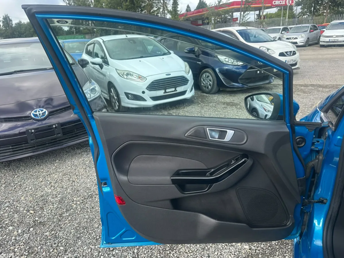 Ford Fiesta Hatchback, Petrol, 2015, Blue