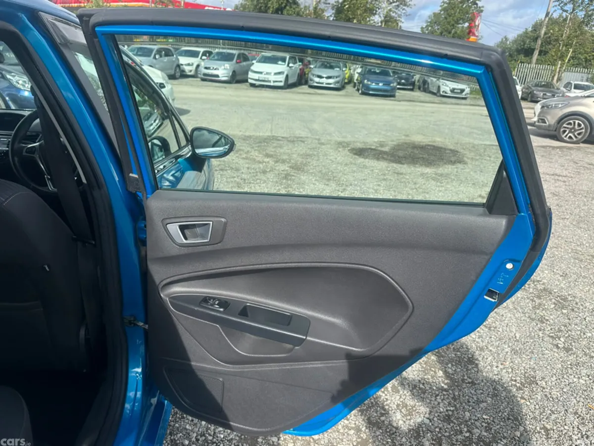 Ford Fiesta Hatchback, Petrol, 2015, Blue