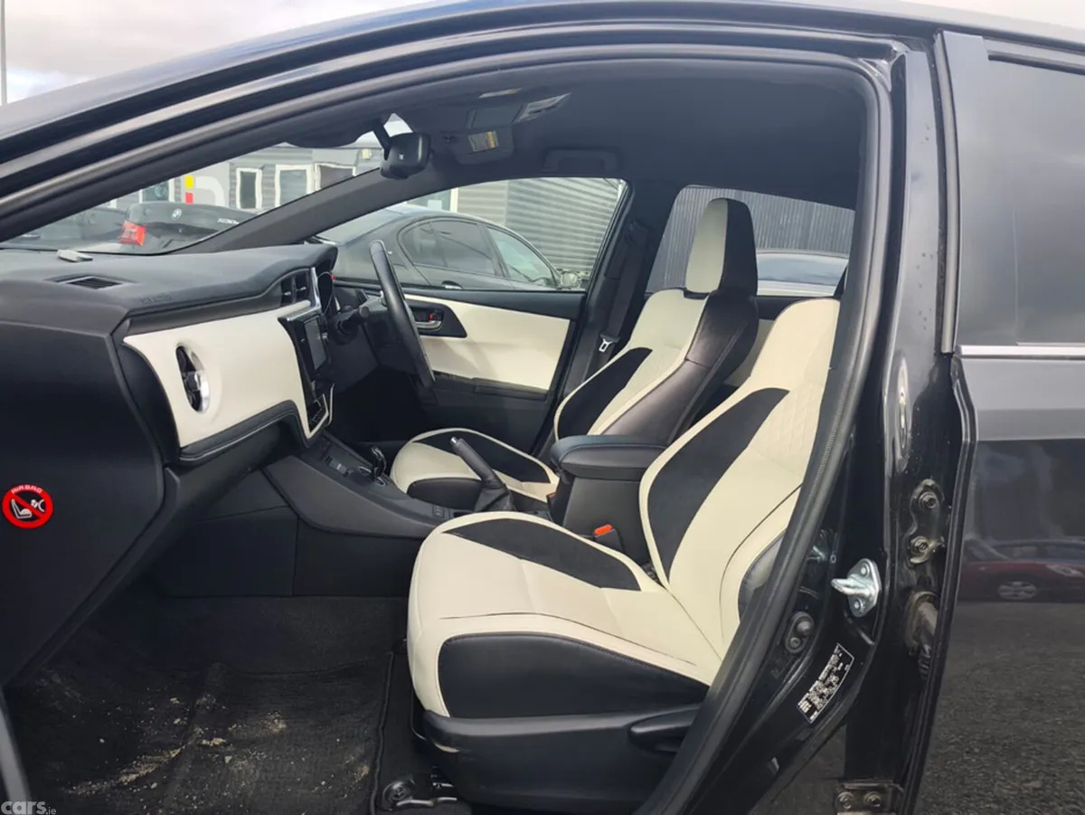Toyota Auris Hatchback, Petrol Hybrid, 2017, Black