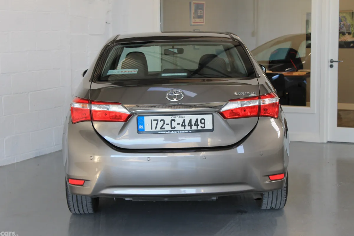 Toyota Corolla Saloon, Petrol, 2017, Grey
