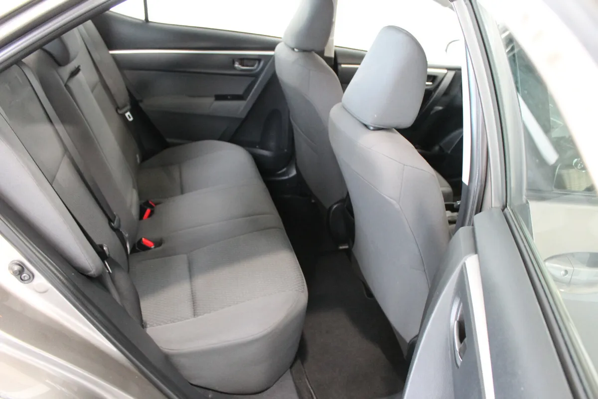 Toyota Corolla Saloon, Petrol, 2017, Grey
