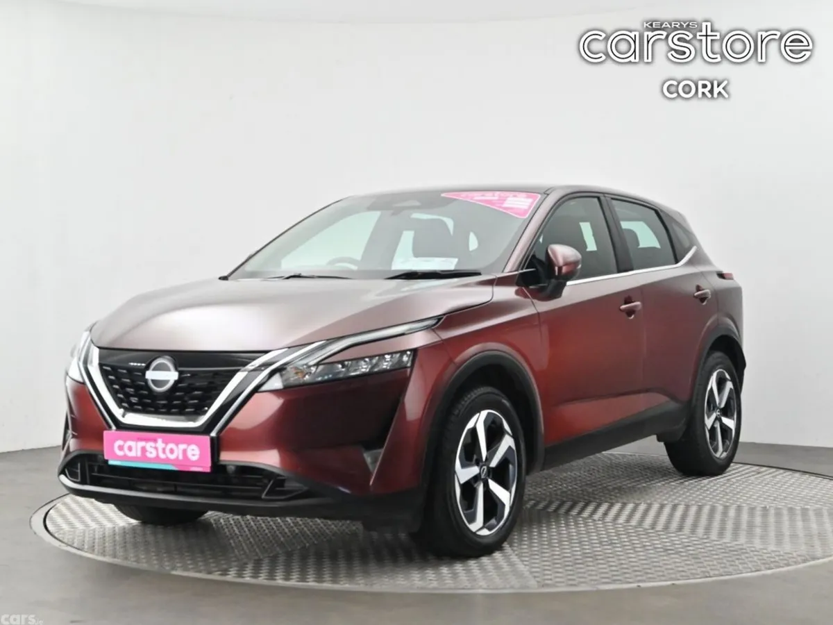 Nissan Qashqai MPV, Petrol, 2023, Red