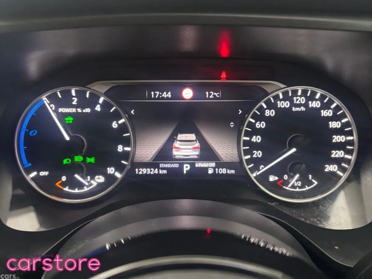 Nissan Qashqai MPV, Petrol, 2023, Red