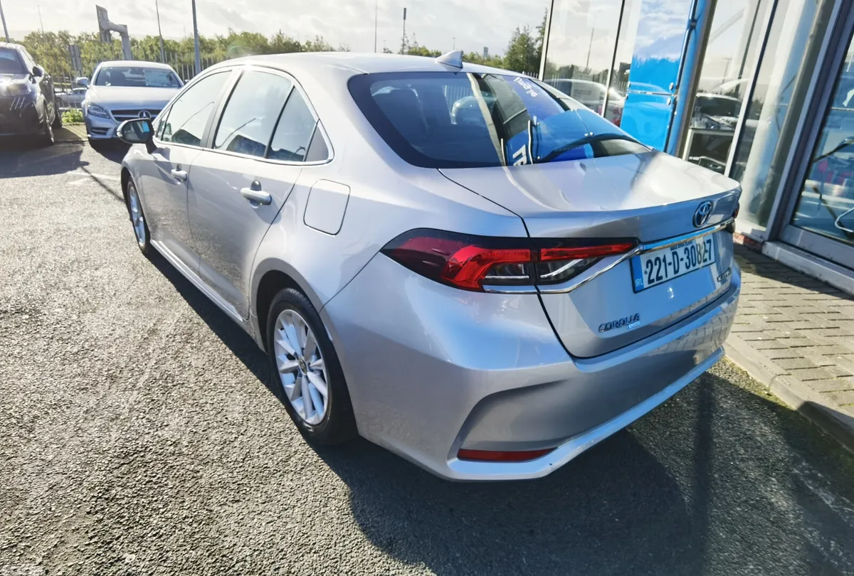 Toyota Corolla Saloon, Petrol Hybrid, 2022, Grey